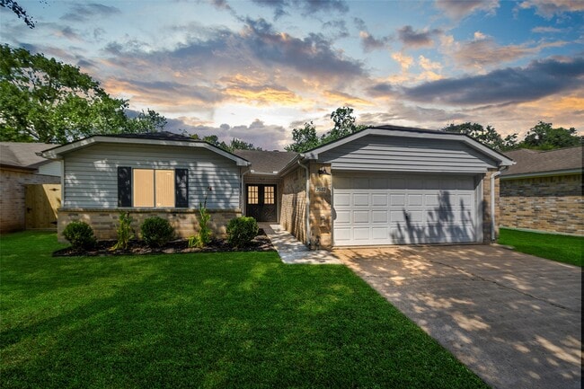 property at 2922 Whetrock Ln