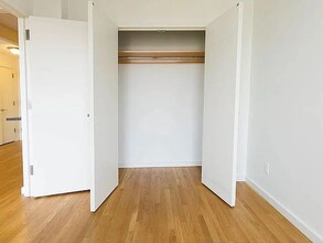 261 Eckford St in Brooklyn, NY - Foto de edificio - Building Photo