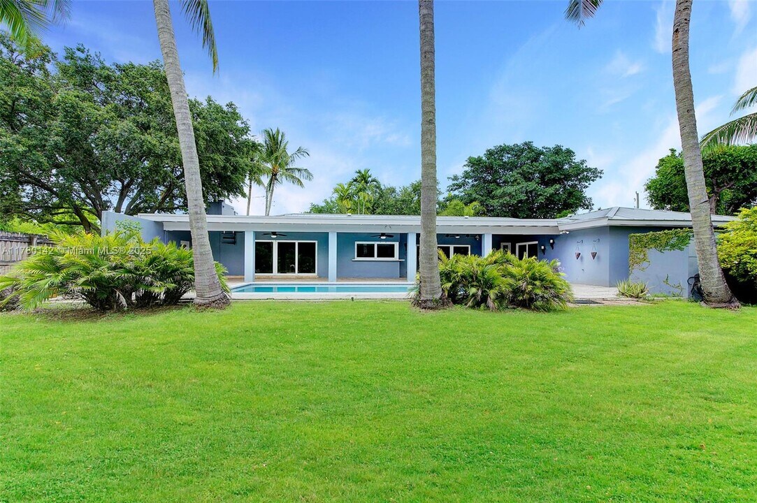 7396 SW 128th St in Miami, FL - Building Photo