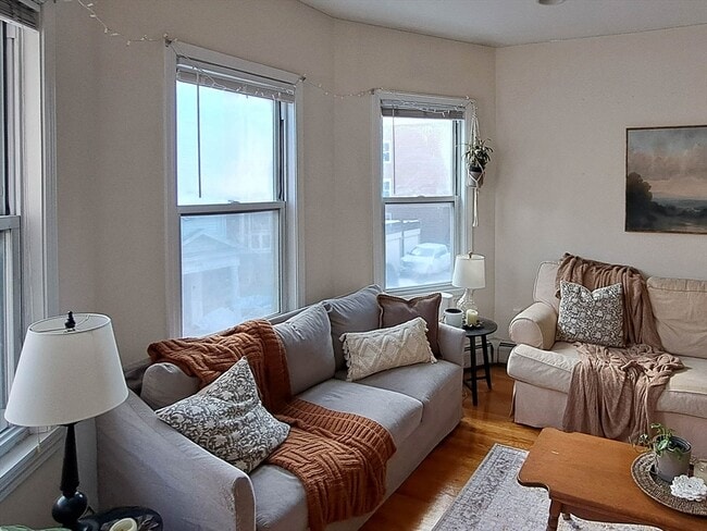 143 Hillside St in Boston, MA - Building Photo - Building Photo