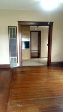 241 S 5th St-Unit -3 in Salina, KS - Foto de edificio - Building Photo