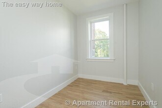 138 Highland Ave in Somerville, MA - Foto de edificio - Building Photo