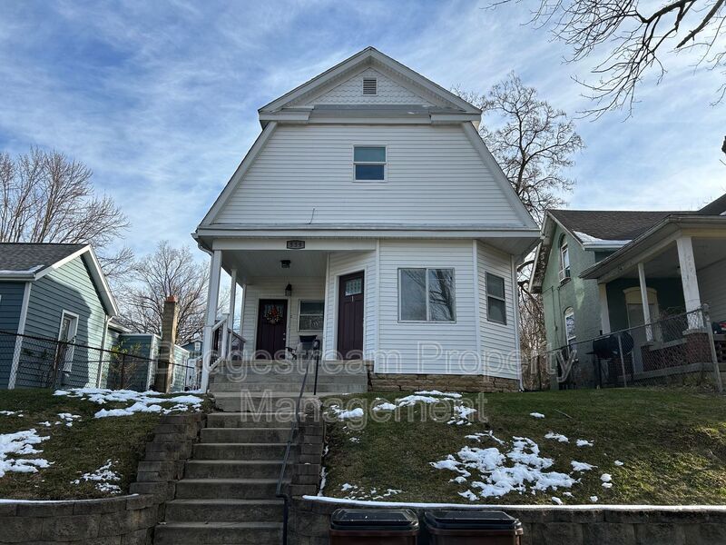 539 S Monroe St in Xenia, OH - Building Photo