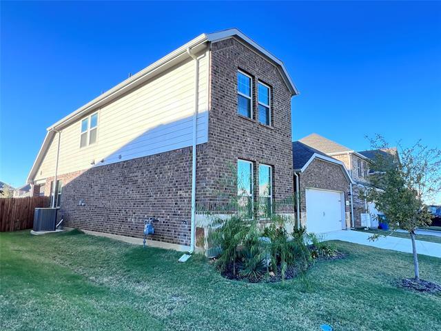 10313 Rambling Brks Ln in Cross Roads, TX - Foto de edificio - Building Photo