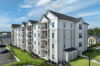 Palmhouse in Jacksonville, FL - Foto de edificio - Building Photo