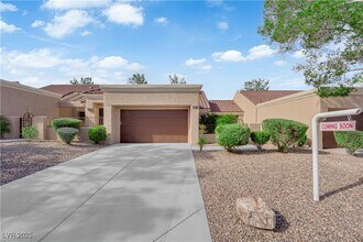 9424 W Gold Mountain Ave in Las Vegas, NV - Building Photo - Building Photo