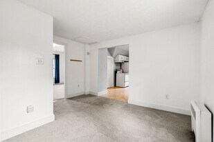 216 Jewett St, Unit 2 in Manchester, NH - Building Photo