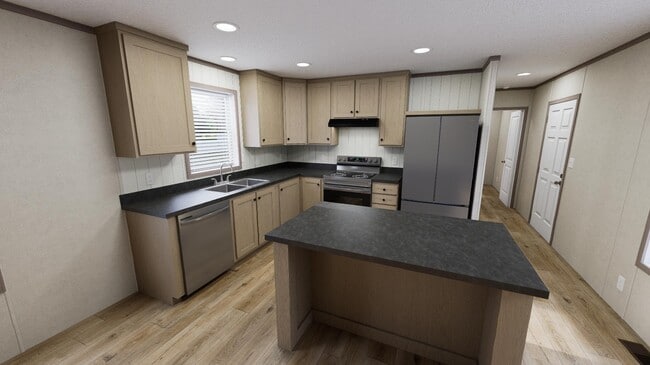 property at 5498 Toms Pl