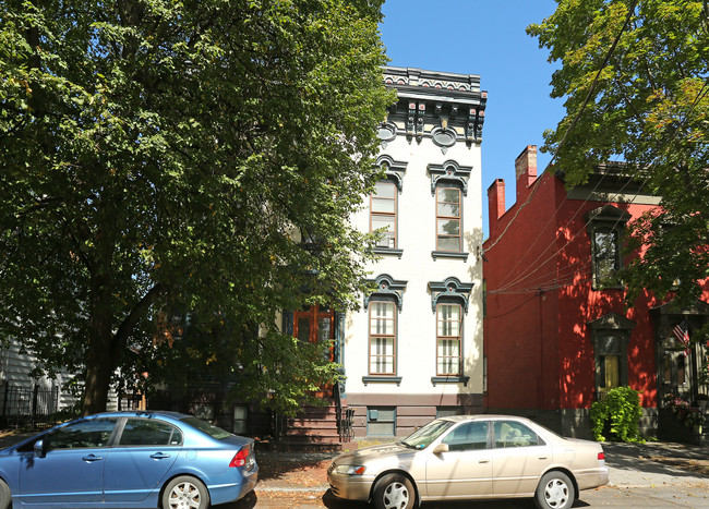 111 Union St in Schenectady, NY - Foto de edificio - Building Photo