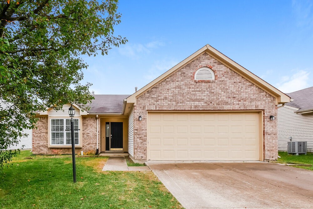 6303 Bryce Canyon Dr in Indianapolis, IN - Building Photo