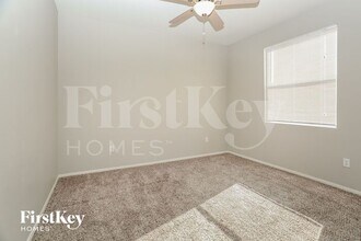 8049 Rock Port Cir in Las Vegas, NV - Building Photo - Building Photo