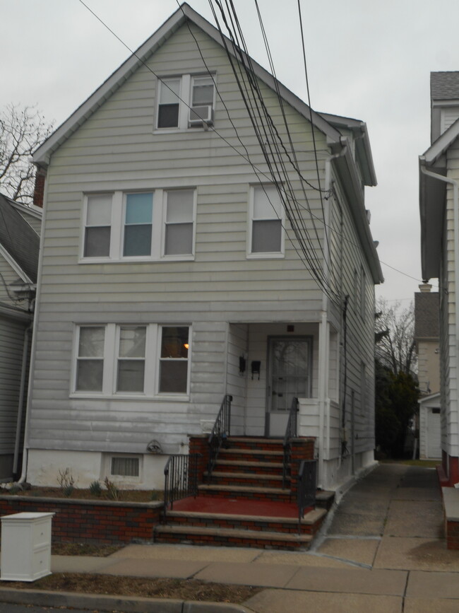 12 Campbell Ave, Unit 1