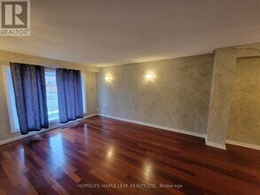 4 Ashurst Crescent in Brampton, ON - Building Photo - Building Photo
