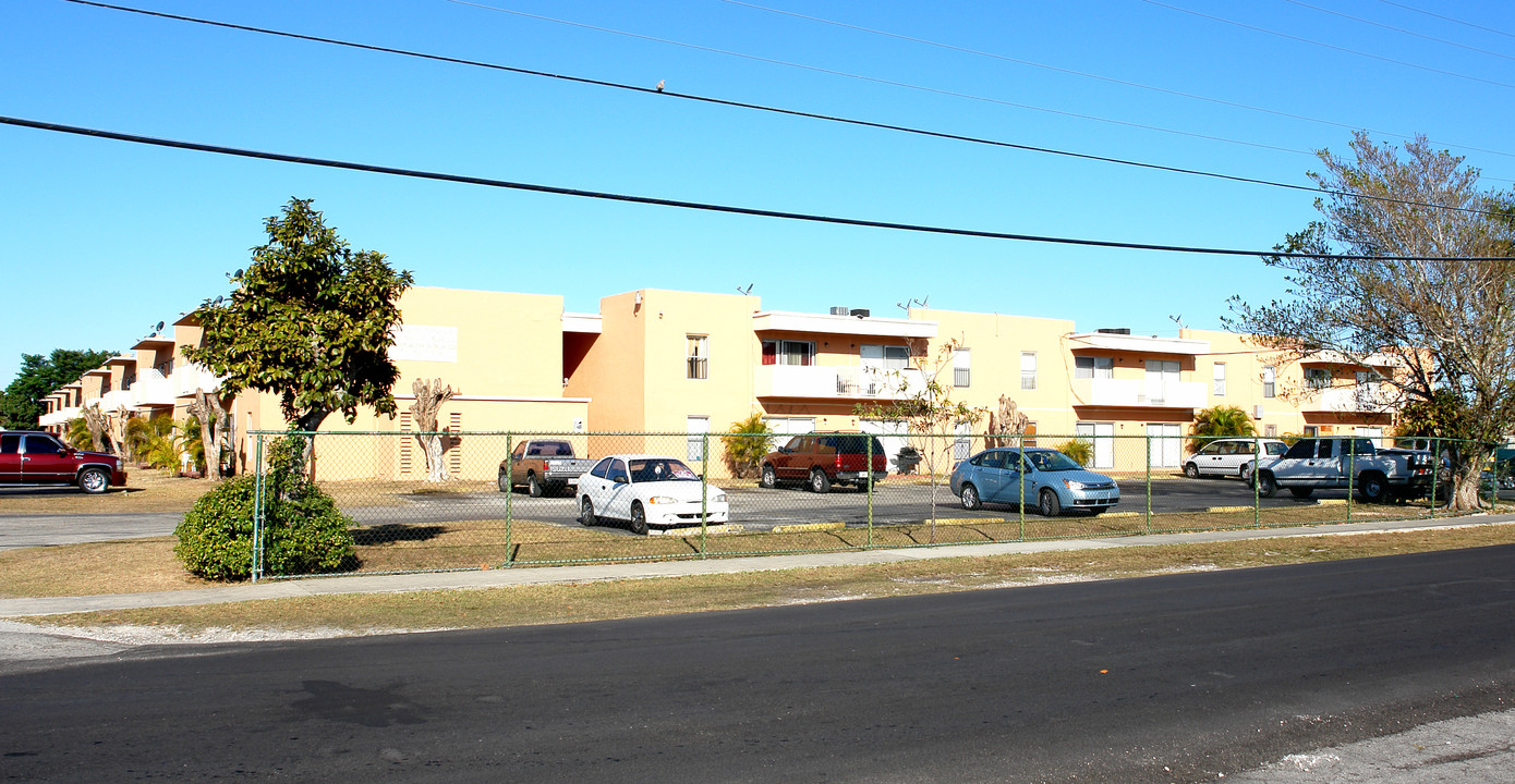 Courtyard Apartments in Homestead, FL - Building Photo