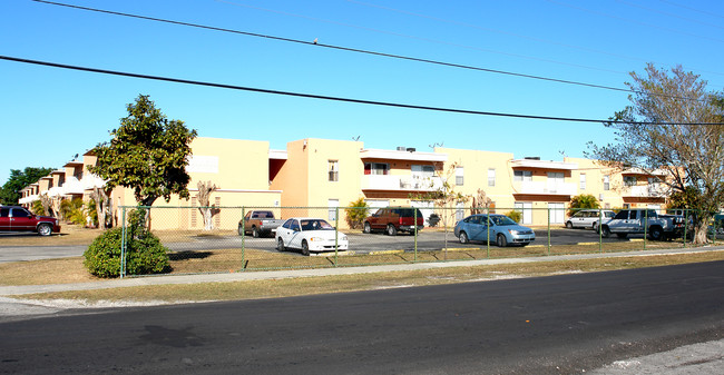 Courtyard Apartments