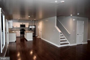 120 Shiningfield Ct in Middle River, MD - Building Photo