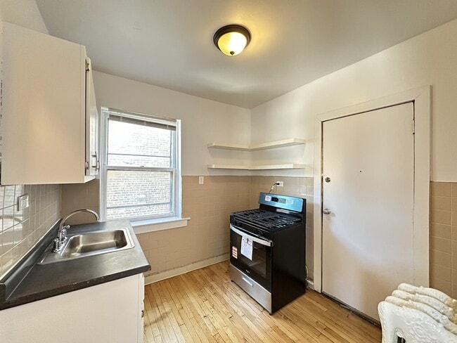 7147 S Constance Ave, Unit E3 in Chicago, IL - Foto de edificio - Building Photo