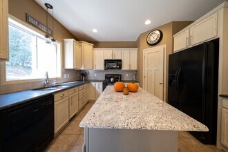 15863 Kendale Dr in Lakeville, MN - Building Photo - Building Photo