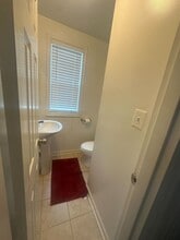 2301 Iverson St in Temple Hills, MD - Foto de edificio - Building Photo