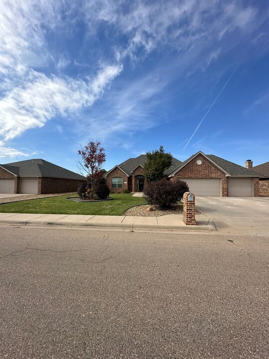 3724 Woodlark Road in Clovis, NM - Building Photo