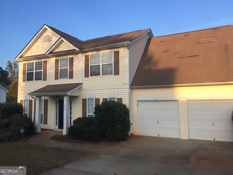 532 Easton Dr in Locust Grove, GA - Building Photo