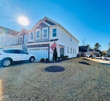 779 Creekway Dr, Unit 108 in Fuquay Varina, NC - Building Photo