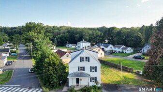 383 Davis St in Watertown, CT - Building Photo