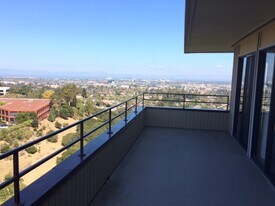 10 Scenic Way, Unit 10 Scenic Way in San Mateo, CA - Building Photo