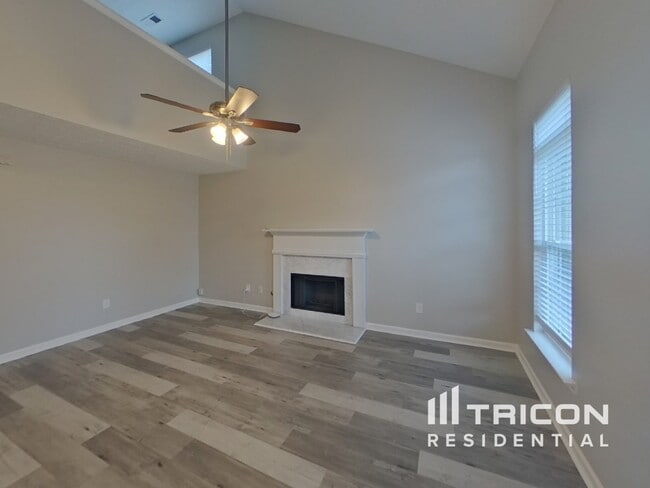 9543 Lakeview Rd in Union City, GA - Building Photo - Building Photo