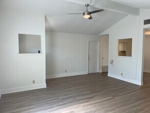 11914 Swan Dr in Austin, TX - Building Photo - Building Photo