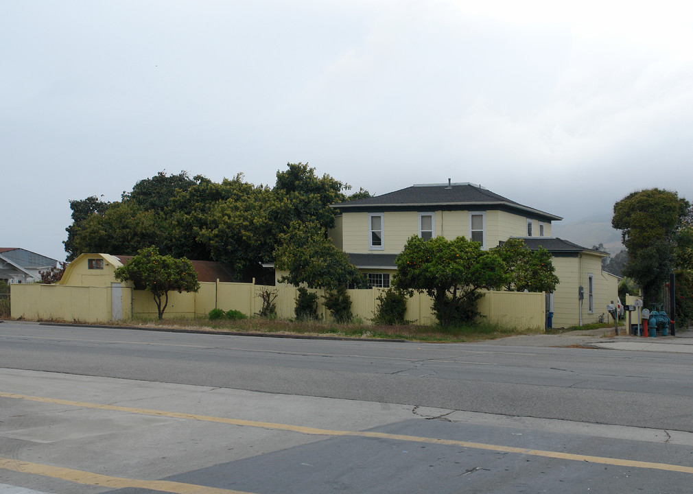 2025 N Ventura Ave in Ventura, CA - Building Photo