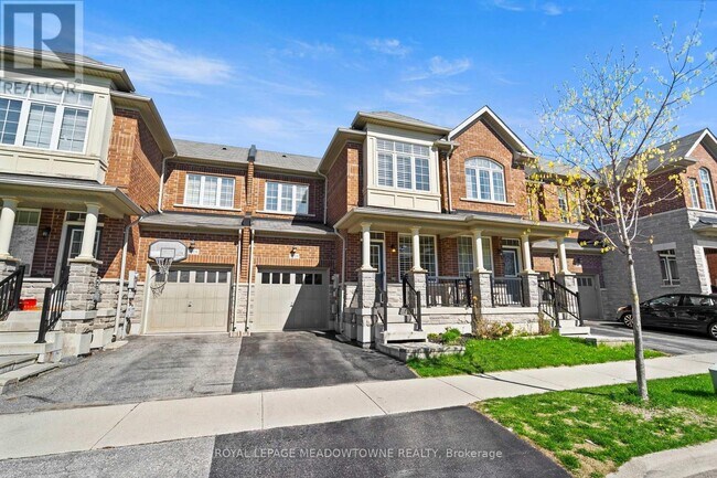 1516 Haws Crescent in Milton, ON - Building Photo - Building Photo