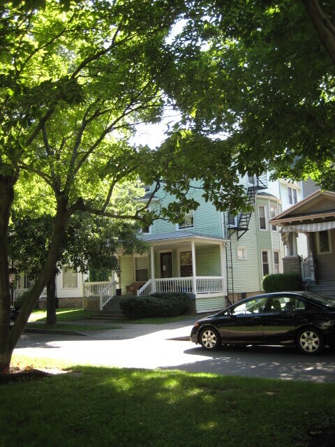 504 Oxford St in Rochester, NY - Foto de edificio