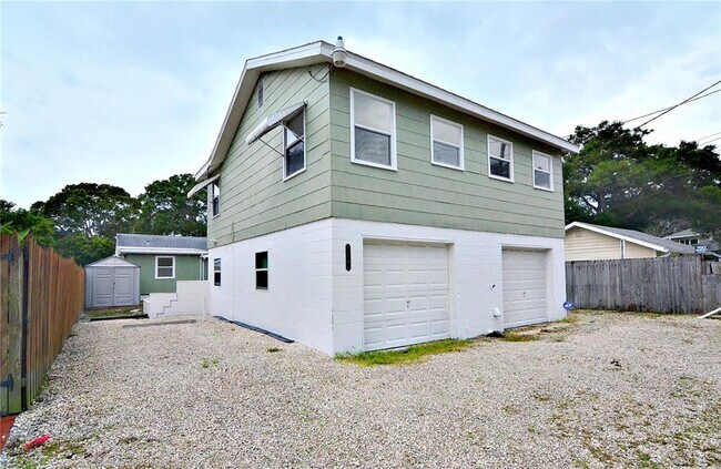 1119 14th St N-Unit -1/2 in St. Petersburg, FL - Building Photo - Building Photo