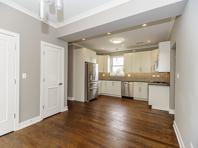 3750 N Bernard St in Chicago, IL - Building Photo - Building Photo