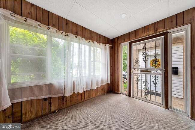 property at 31 Lamport Rd