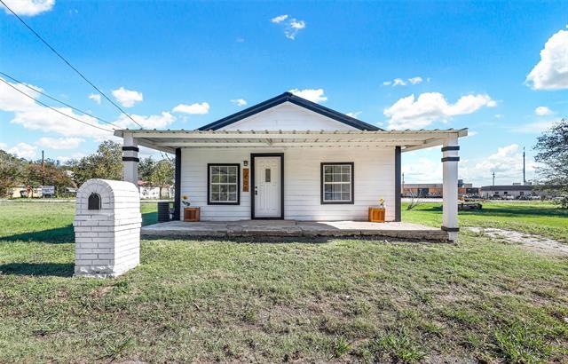 1106 N Border St in Cleburne, TX - Building Photo