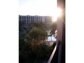 255 Dolphin Pt, Unit 303 in Clearwater Beach, FL - Building Photo - Building Photo