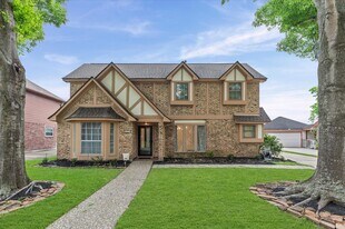110 Shadow Wood Dr in Sugar Land, TX - Building Photo