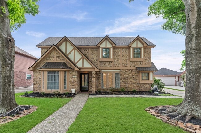 property at 110 Shadow Wood Dr