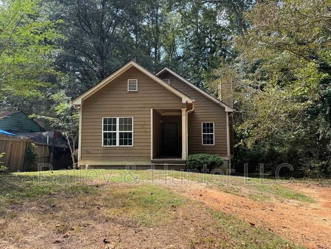 property at 850 Woods Dr NW