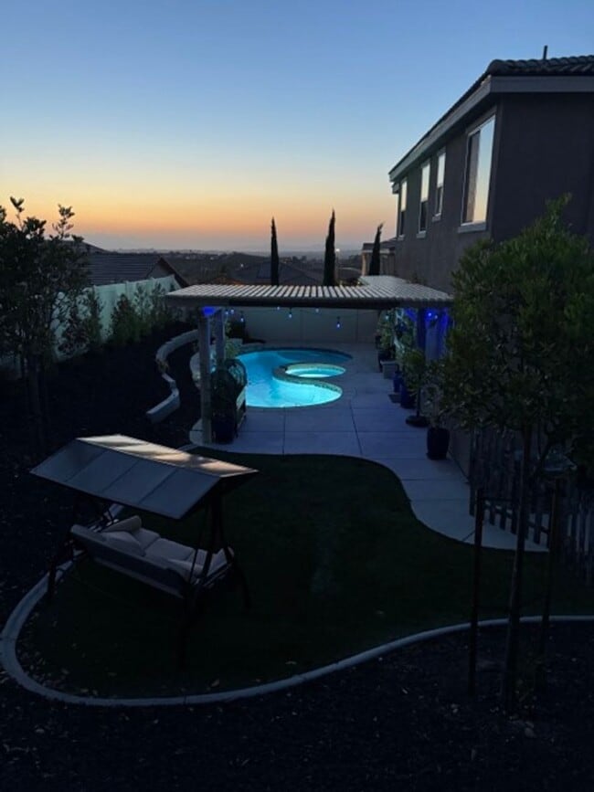 property at 45725 Middle Gate Ct