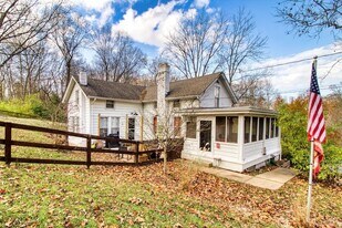 7249 State Rd in Cincinnati, OH - Building Photo