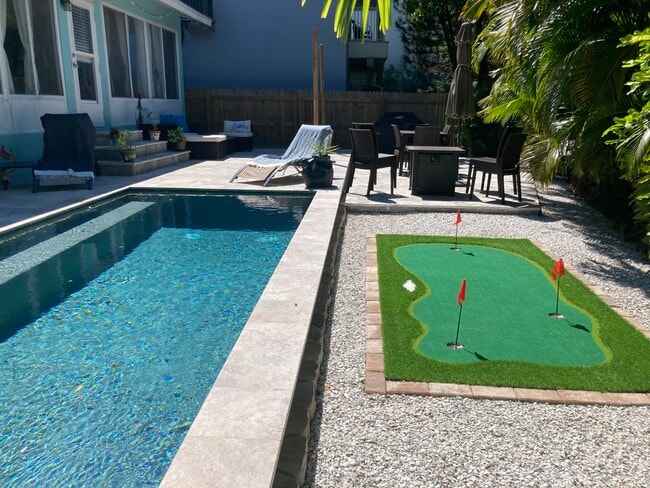 216 176th Ave E in Redington Shores, FL - Building Photo - Building Photo