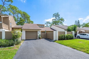 12621 Shady Pines Ct in Wellington, FL - Building Photo