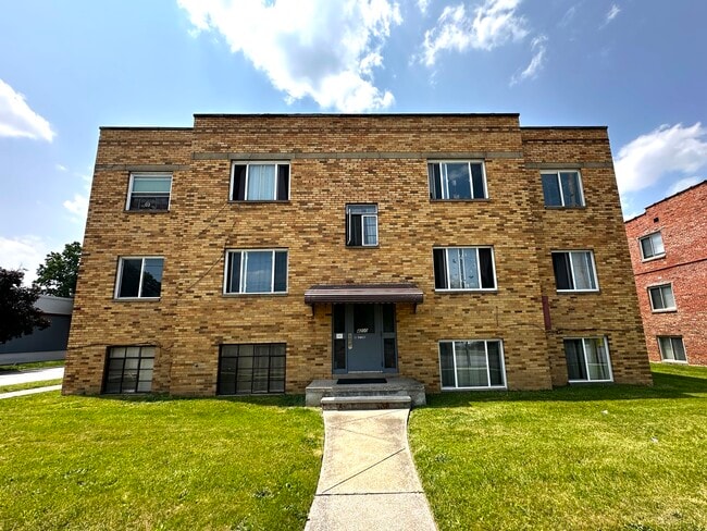 4200 Ridge Rd, Unit APT 2