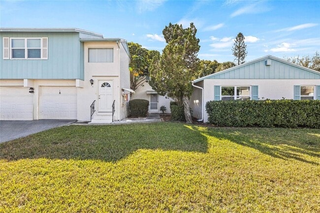 3267 39th St S, Unit B in St. Petersburg, FL - Building Photo - Building Photo