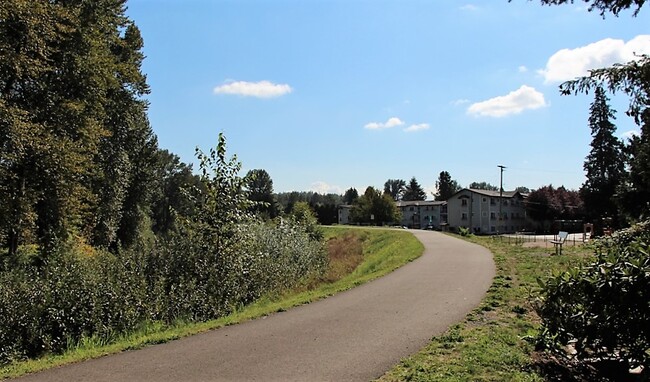 Aliso Apartments in Kent, WA - Building Photo - Building Photo