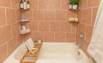 Huntington Park Apartments in Tucson, AZ - Foto de edificio - Building Photo