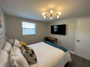 607 Lyndhurst St, Unit 607 in Dunedin, FL - Building Photo - Building Photo